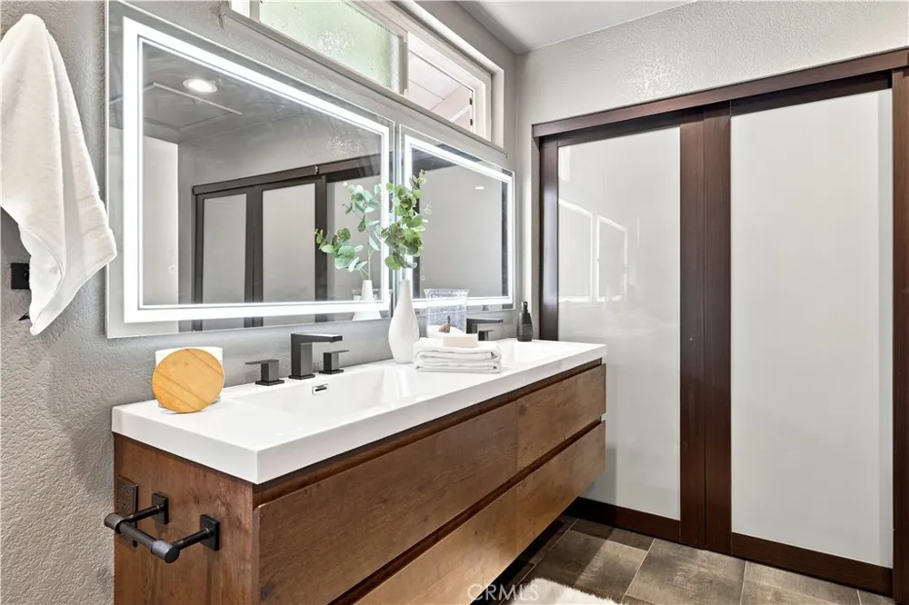 27322 Via Rioja Mission Viejo, CA 92691