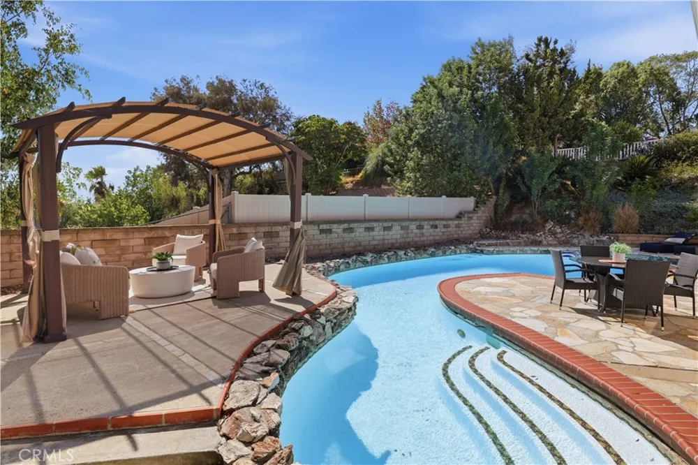 27322 Via Rioja Mission Viejo, CA 92691