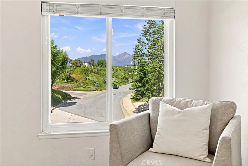 27322 Via Rioja Mission Viejo, CA 92691