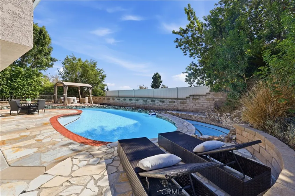 27322 Via Rioja Mission Viejo, CA 92691