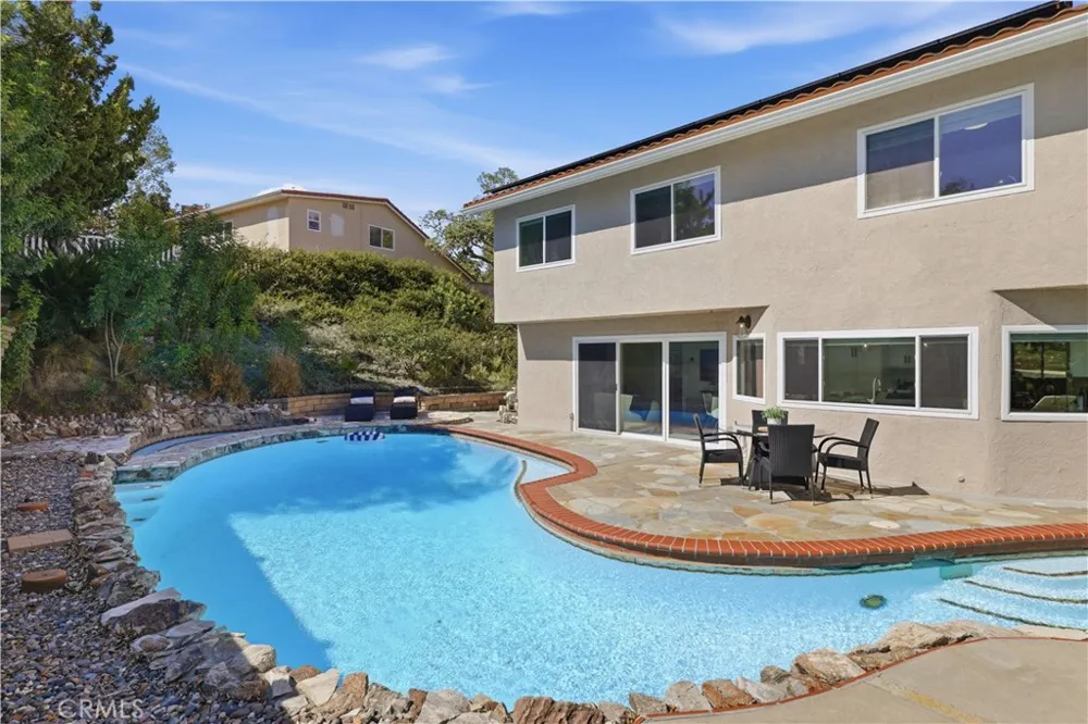 27322 Via Rioja Mission Viejo, CA 92691
