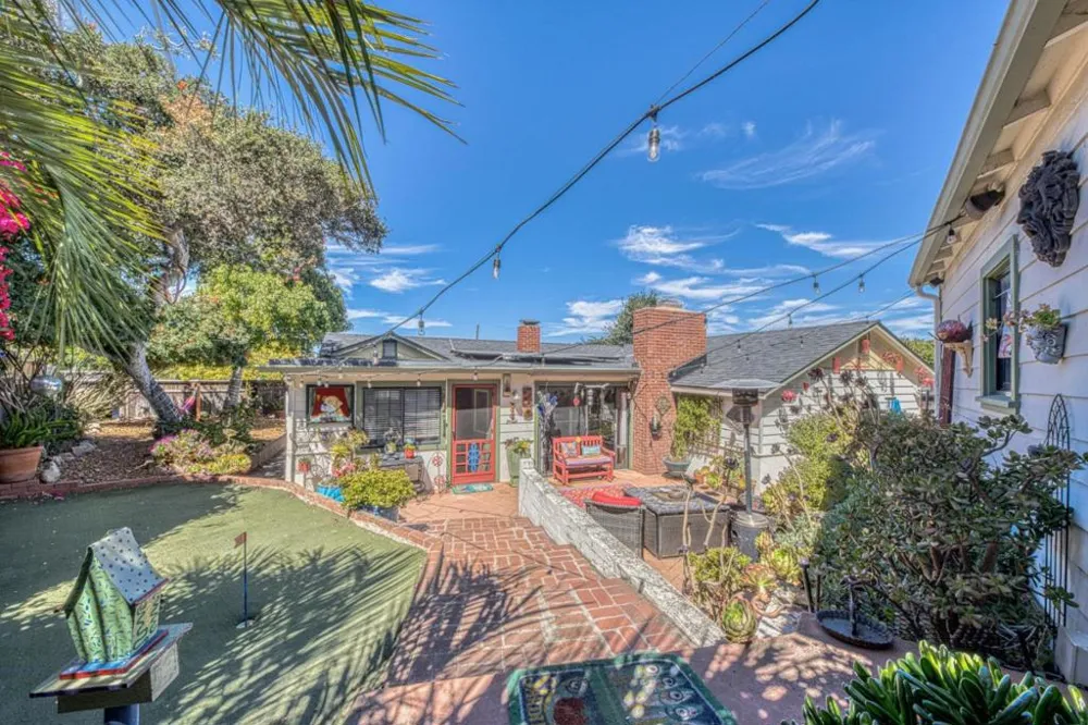 202 Edinburgh Avenue Monterey, CA 93940