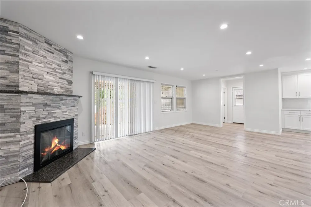 17028 Los Alimos Street Granada Hills, CA 91344