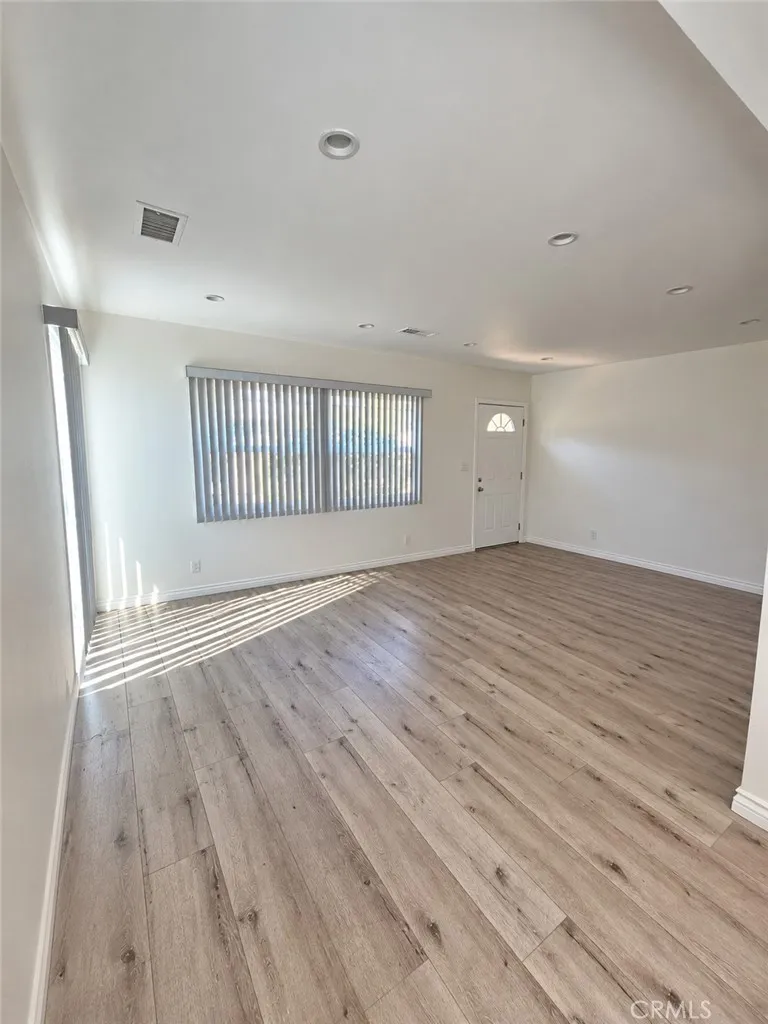 17028 Los Alimos Street Granada Hills, CA 91344