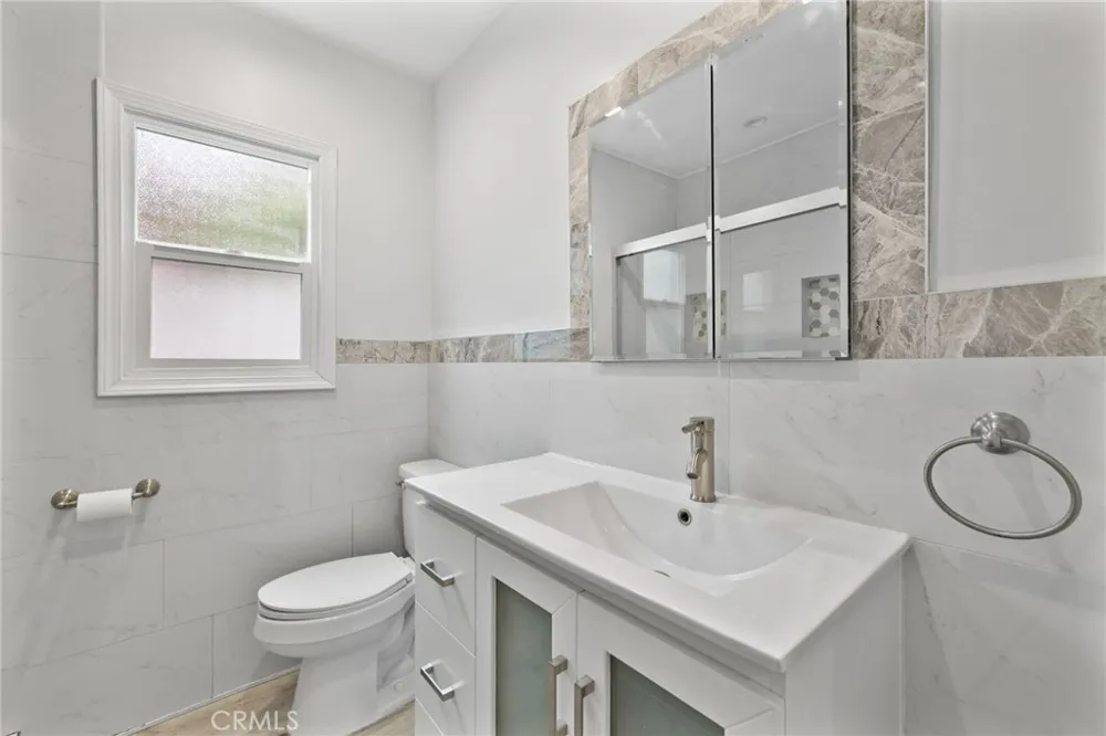17028 Los Alimos Street Granada Hills, CA 91344