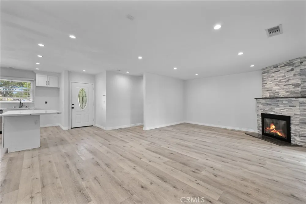 17028 Los Alimos Street Granada Hills, CA 91344