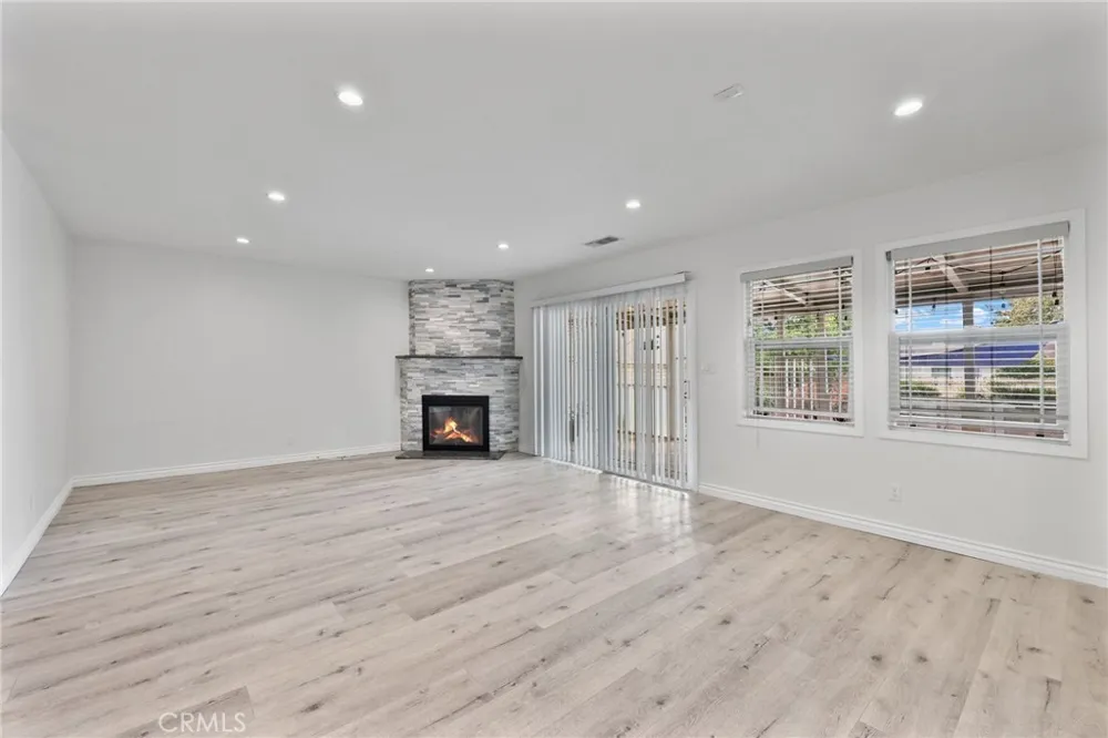 17028 Los Alimos Street Granada Hills, CA 91344