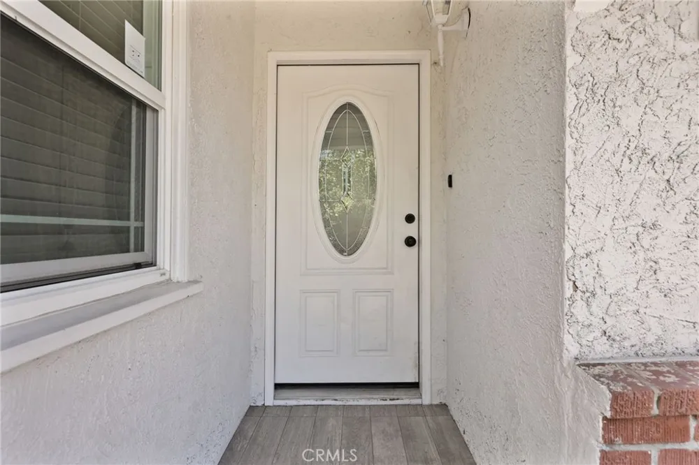 17028 Los Alimos Street Granada Hills, CA 91344