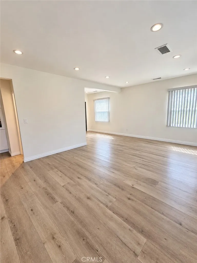 17028 Los Alimos Street Granada Hills, CA 91344