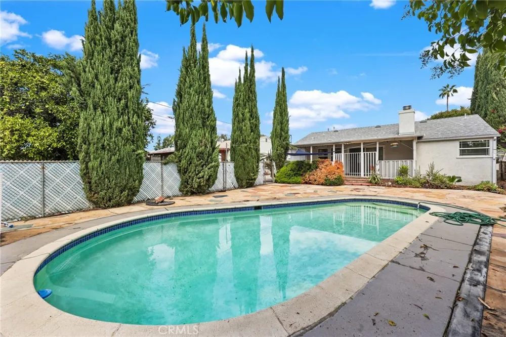 17028 Los Alimos Street Granada Hills, CA 91344