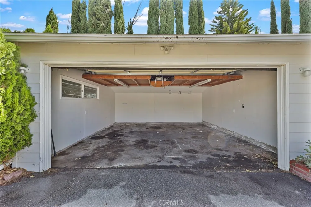 17028 Los Alimos Street Granada Hills, CA 91344