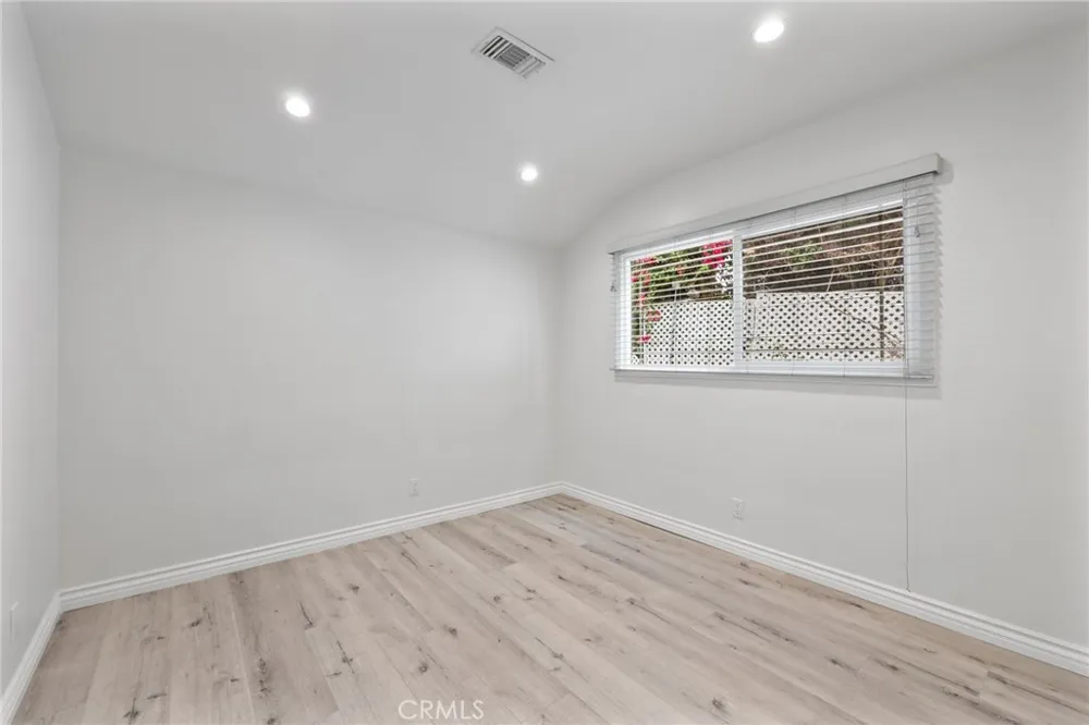 17028 Los Alimos Street Granada Hills, CA 91344