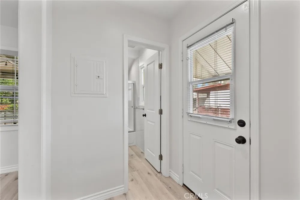 17028 Los Alimos Street Granada Hills, CA 91344