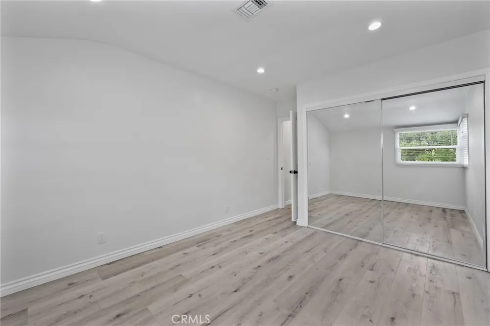 17028 Los Alimos Street Granada Hills, CA 91344