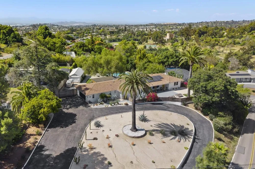 1326 Alta Vista Dr Vista, CA 92084