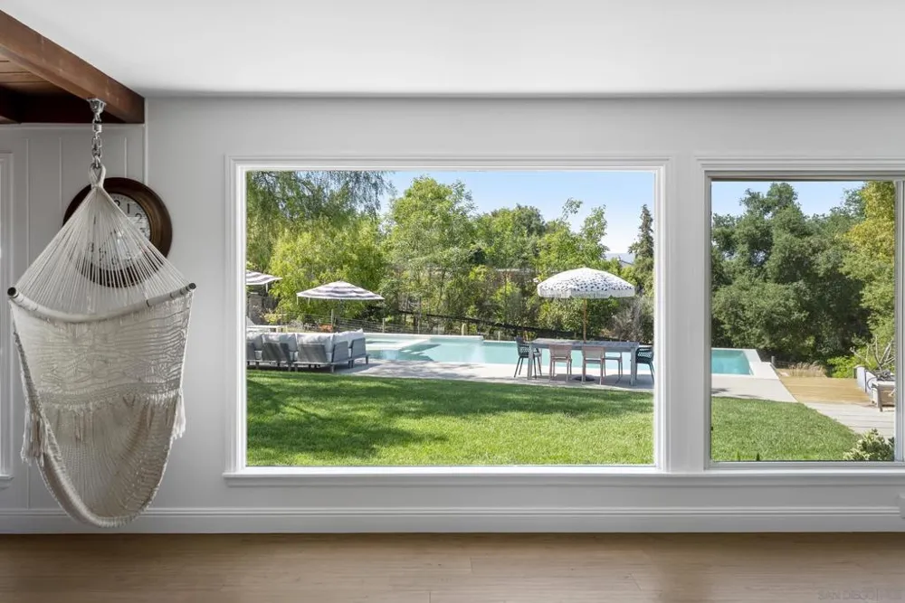 1326 Alta Vista Dr Vista, CA 92084