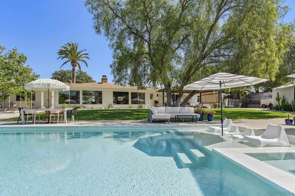 1326 Alta Vista Dr Vista, CA 92084