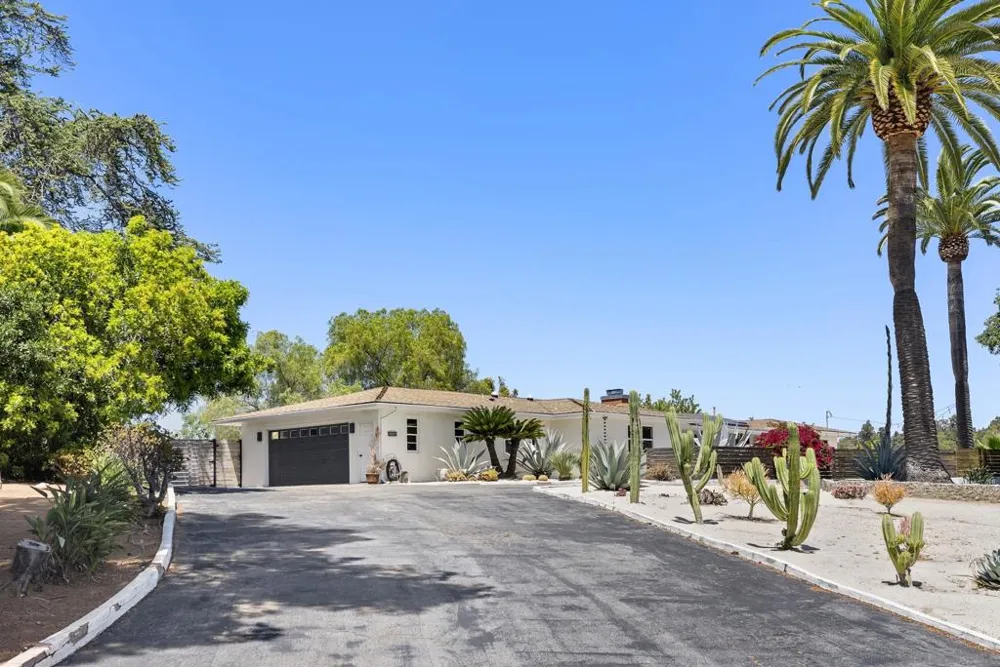 1326 Alta Vista Dr Vista, CA 92084