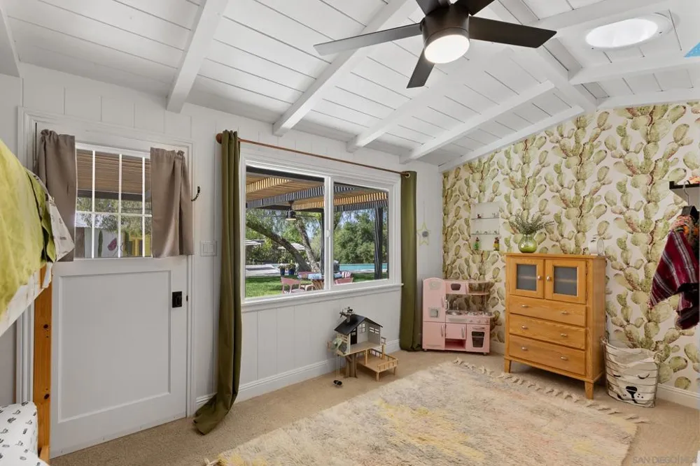 1326 Alta Vista Dr Vista, CA 92084