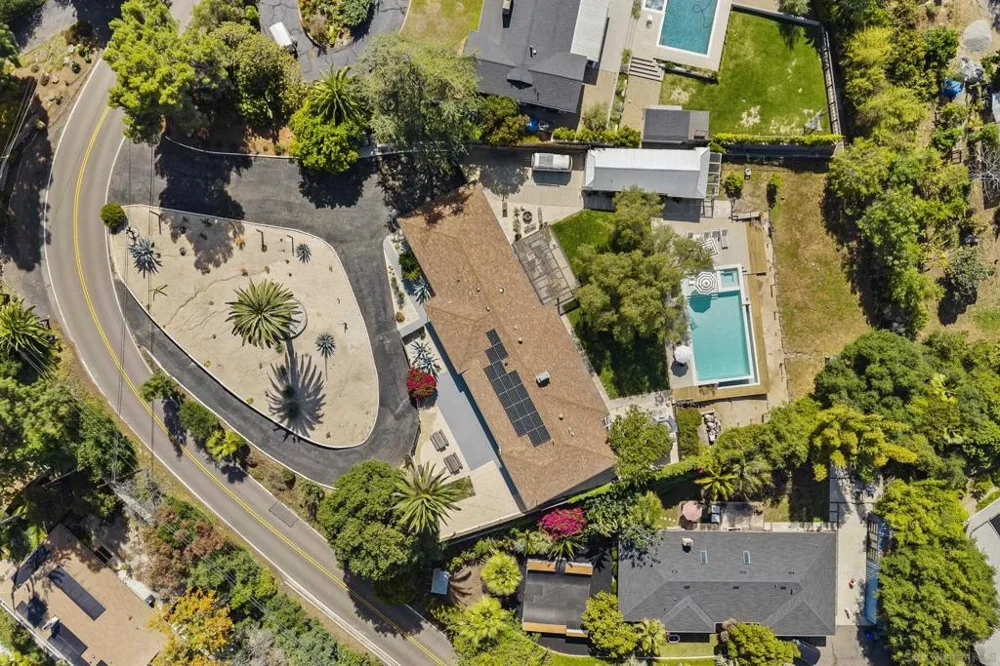1326 Alta Vista Dr Vista, CA 92084