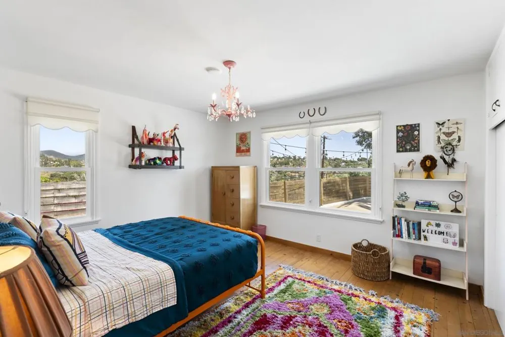 1326 Alta Vista Dr Vista, CA 92084