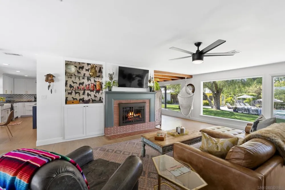 1326 Alta Vista Dr Vista, CA 92084