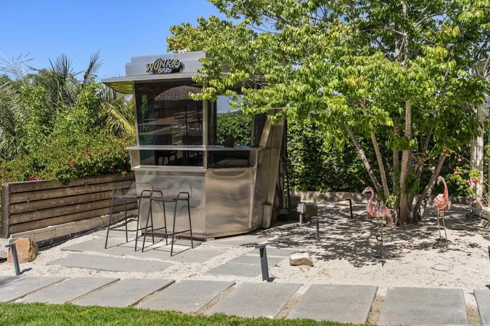 1326 Alta Vista Dr Vista, CA 92084