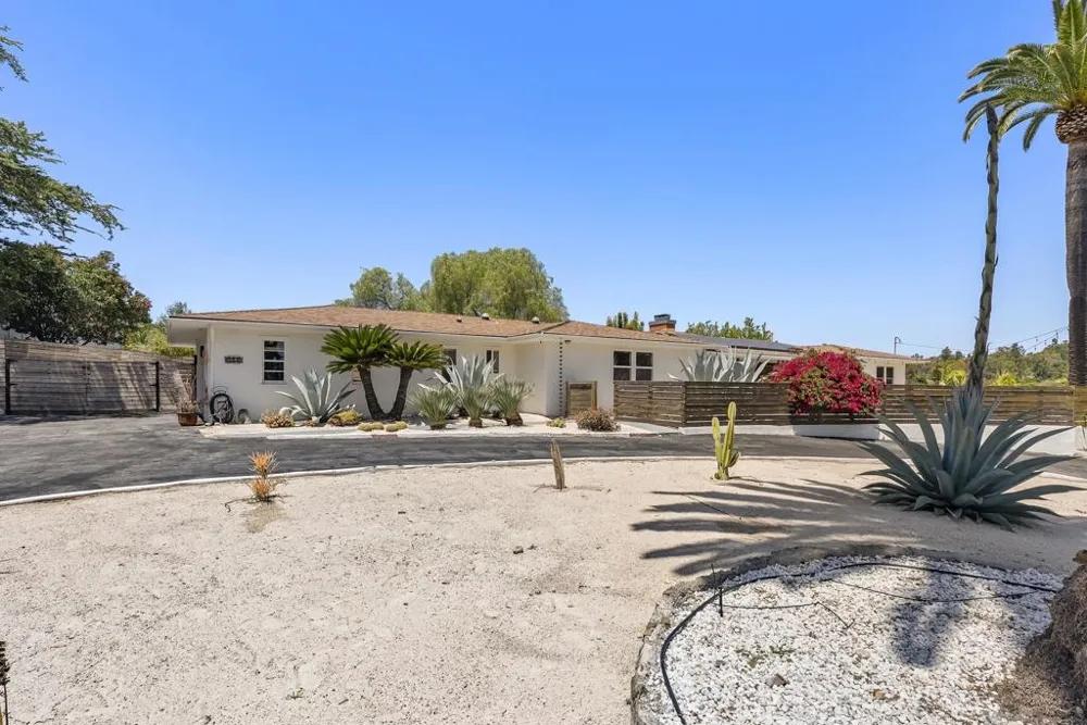 1326 Alta Vista Dr Vista, CA 92084