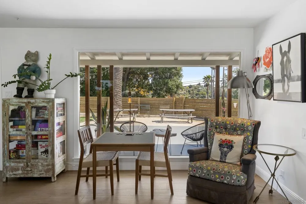 1326 Alta Vista Dr Vista, CA 92084