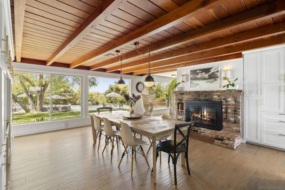 1326 Alta Vista Dr Vista, CA 92084