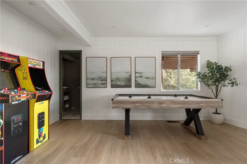 1096 Nadelhorn Drive Lake Arrowhead, CA 92352