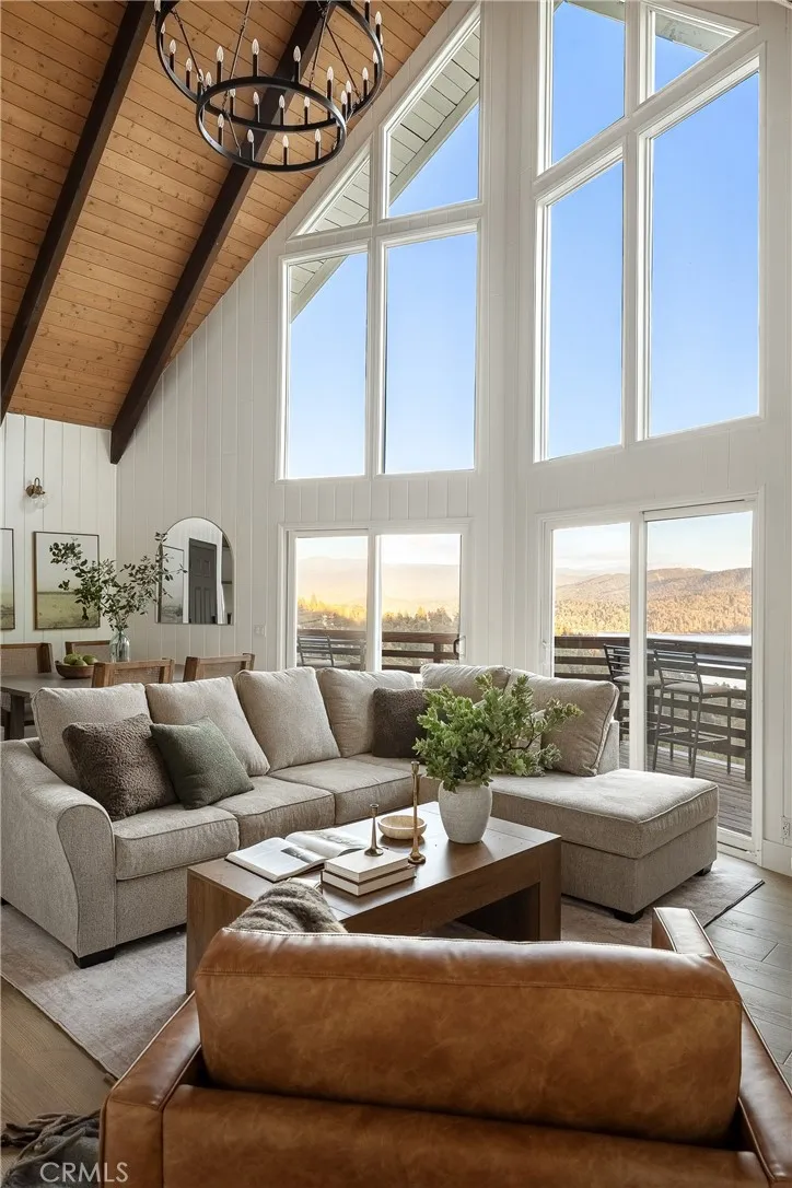 1096 Nadelhorn Drive Lake Arrowhead, CA 92352