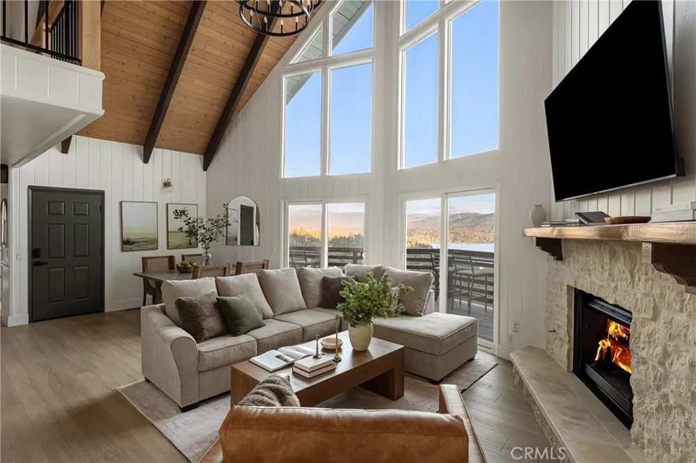 1096 Nadelhorn Drive Lake Arrowhead, CA 92352