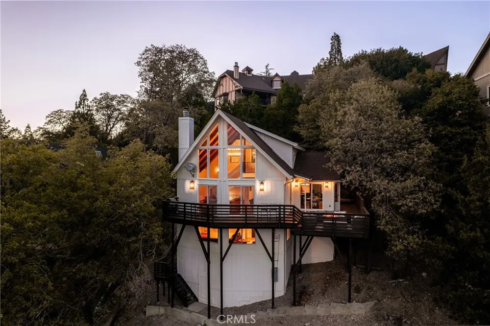1096 Nadelhorn Drive Lake Arrowhead, CA 92352