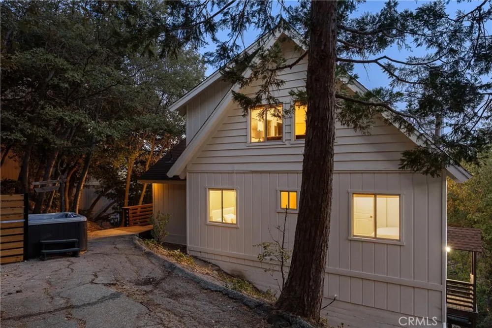 1096 Nadelhorn Drive Lake Arrowhead, CA 92352
