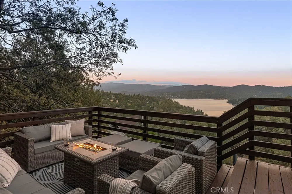1096 Nadelhorn Drive Lake Arrowhead, CA 92352