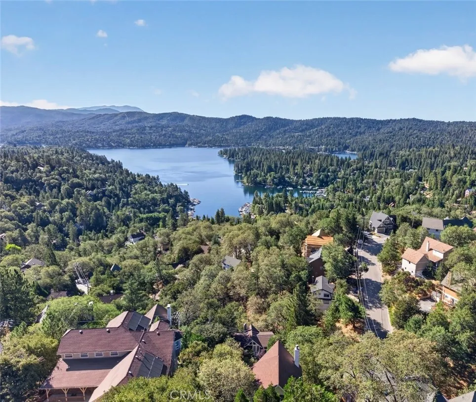 1096 Nadelhorn Drive Lake Arrowhead, CA 92352