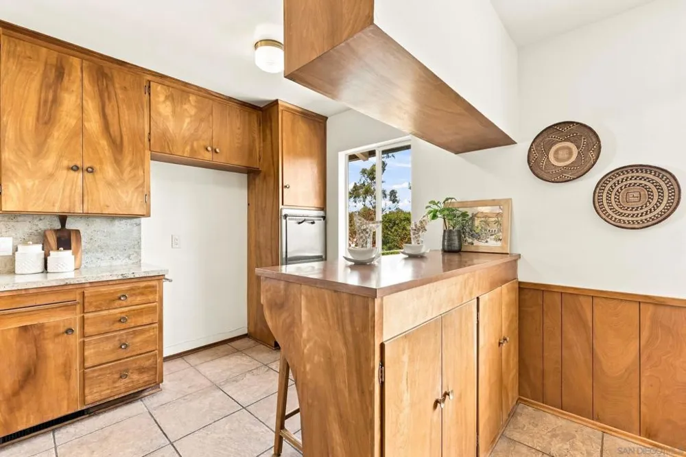 1056 Meade Ave San Diego, CA 92116