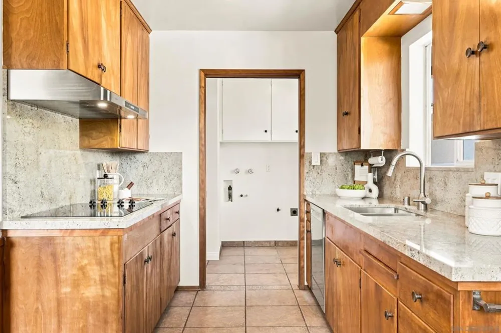 1056 Meade Ave San Diego, CA 92116