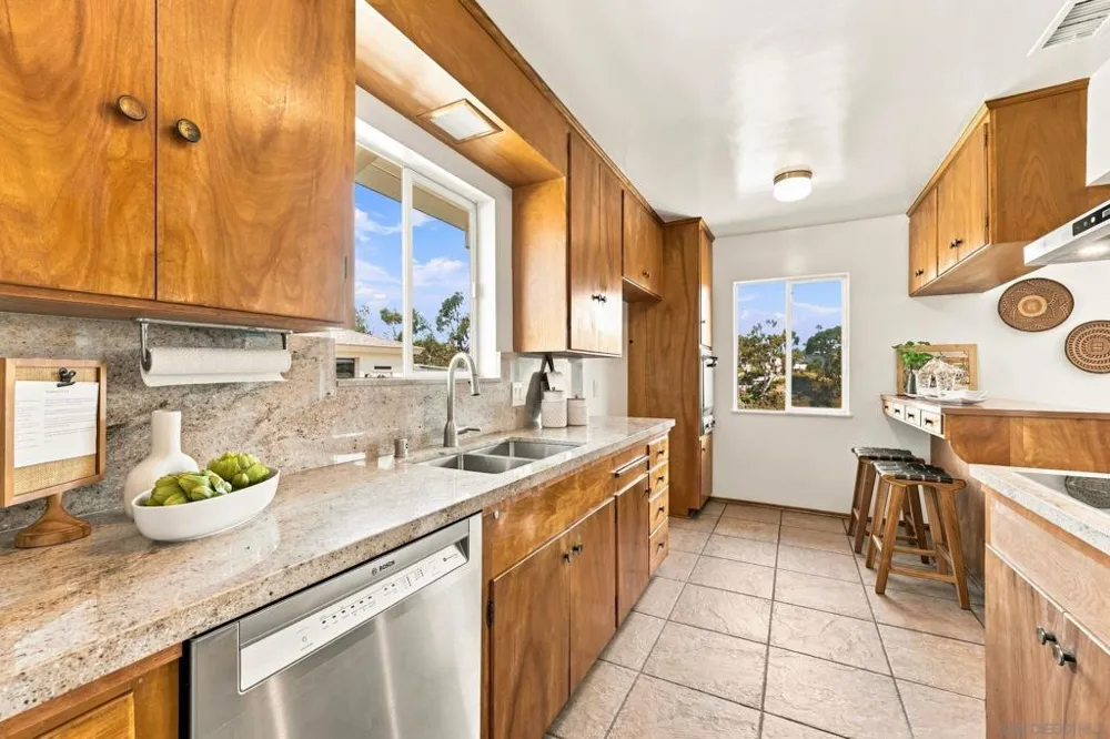 1056 Meade Ave San Diego, CA 92116