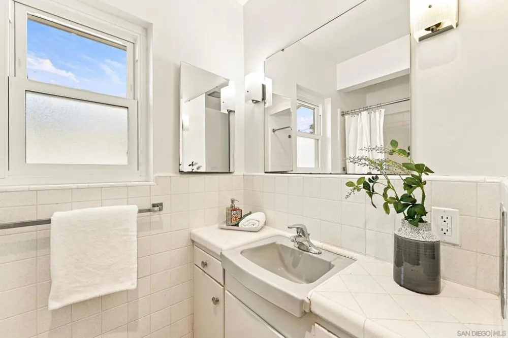 1056 Meade Ave San Diego, CA 92116