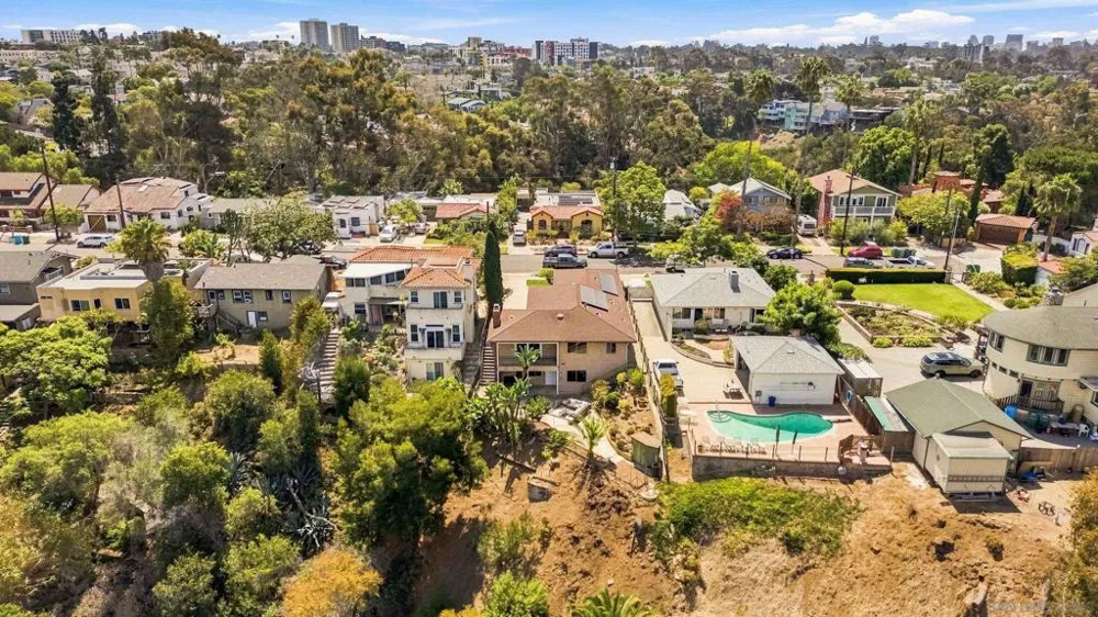 1056 Meade Ave San Diego, CA 92116
