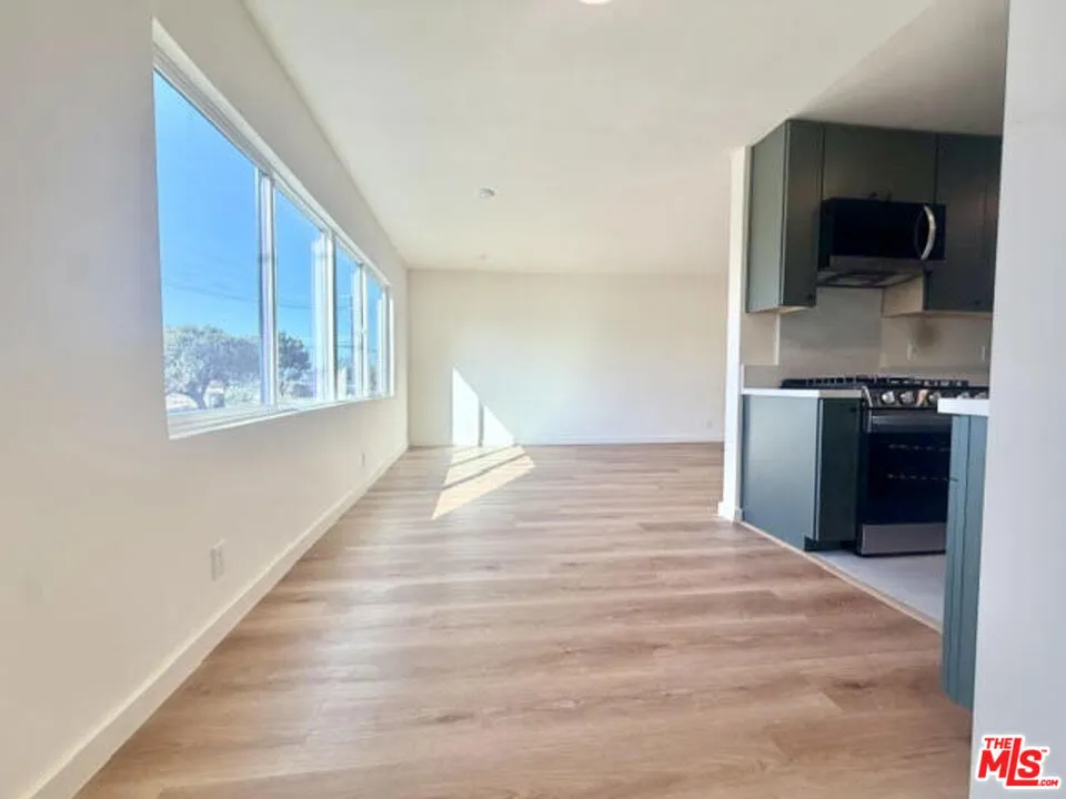 16185 W Sunset Blvd #2 Pacific Palisades, CA 90272
