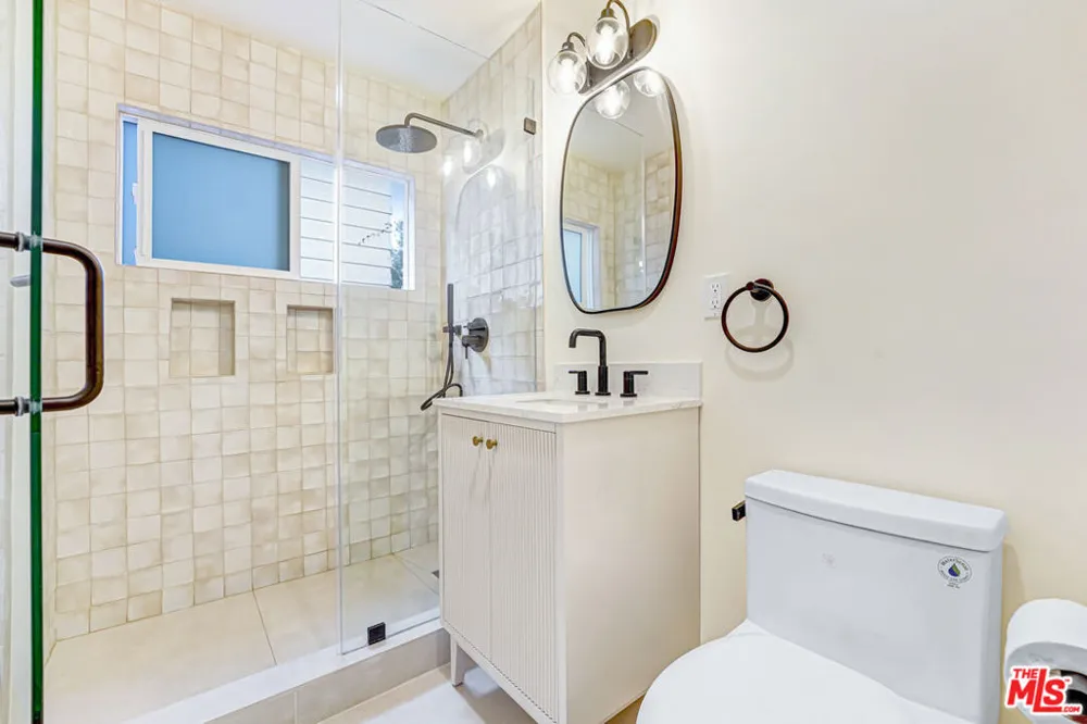 16185 W Sunset Blvd #2 Pacific Palisades, CA 90272