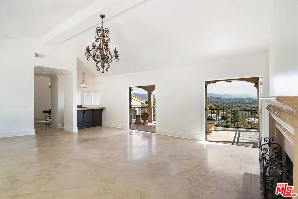 2480 Briarcrest Road Los Angeles, CA 90210