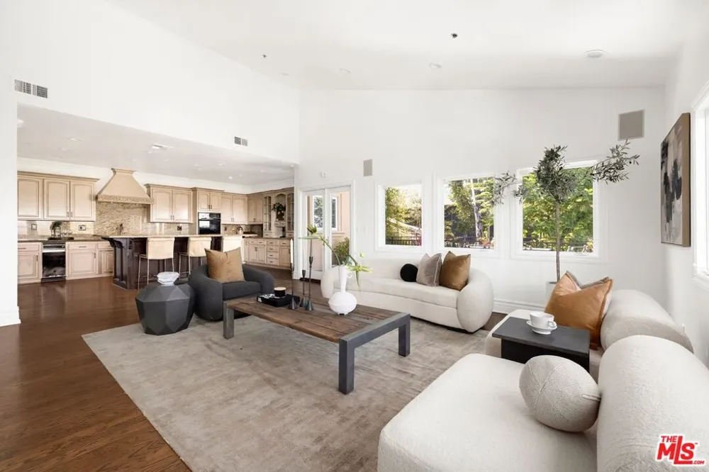 2480 Briarcrest Road Los Angeles, CA 90210