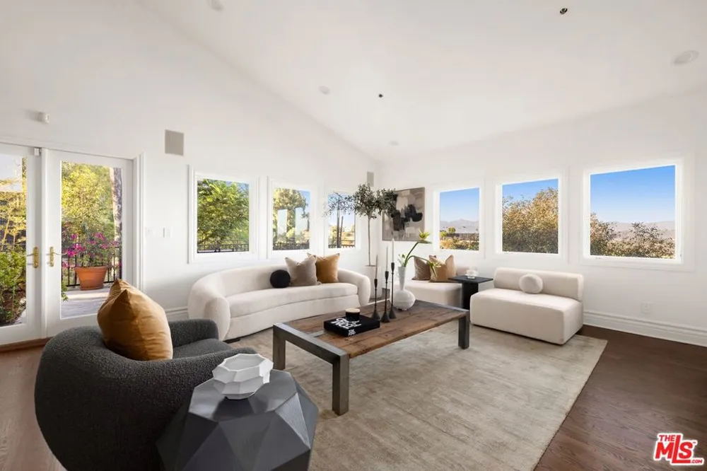 2480 Briarcrest Road Los Angeles, CA 90210