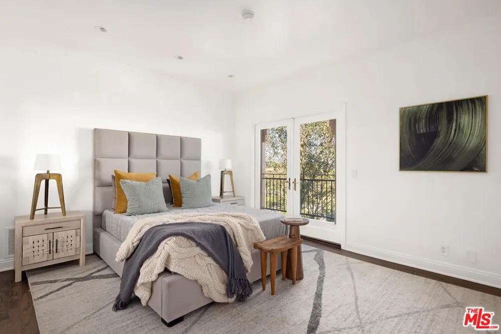 2480 Briarcrest Road Los Angeles, CA 90210