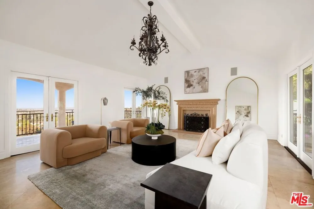 2480 Briarcrest Road Los Angeles, CA 90210