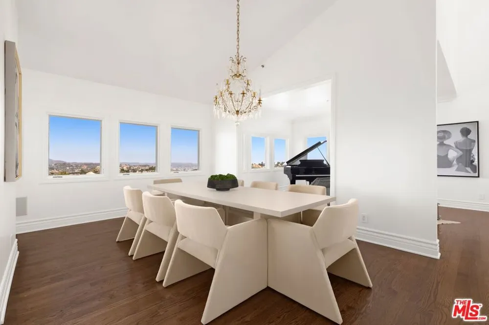 2480 Briarcrest Road Los Angeles, CA 90210